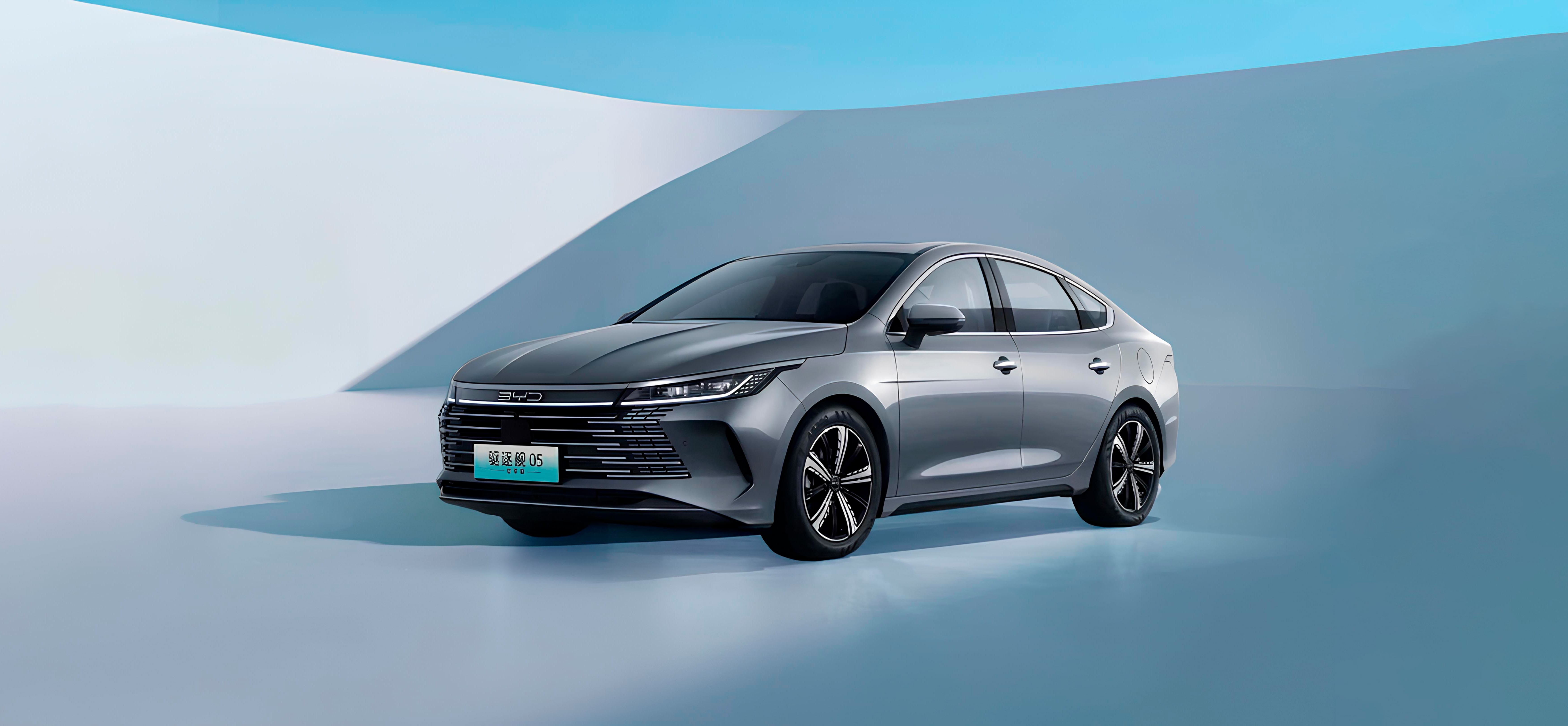 Гібридний автомобіль BYD Destroyer 05 DM-i